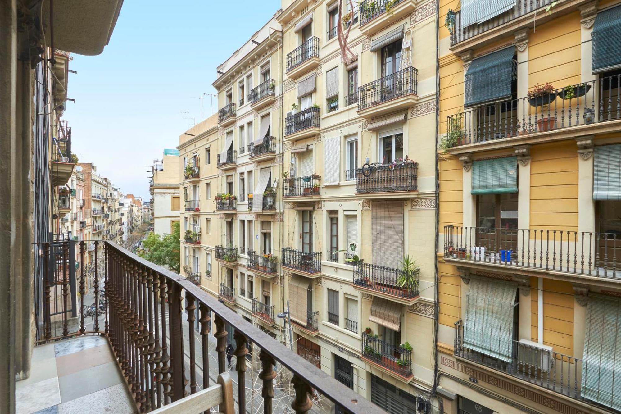 64 In A Typical Barcelona's Old Building Appartement Barcelona